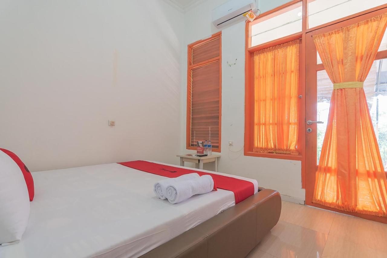 Wisma tamu Reddoorz Syariah @ Batu Apung